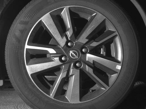 Used 2025 Nissan Versa SV image 13