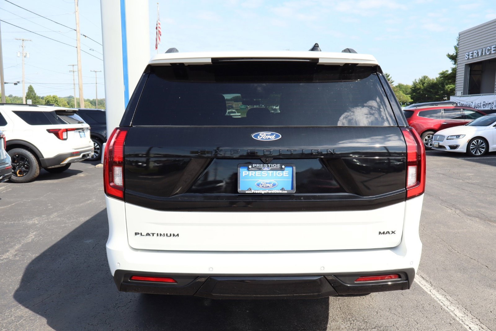 New 2027 Ford Expedition Max Platinum w/ Stealth Performance Package AWD/4WD image 4