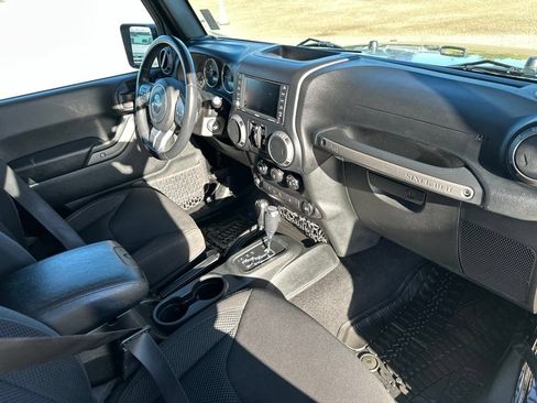 Used 2017 Jeep Wrangler Unlimited Sport AWD/4WD image 27