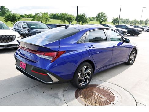 Certified 2025 Hyundai Elantra Sport FWD image 9