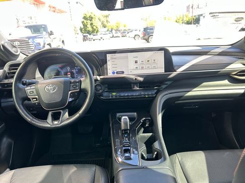 Certified 2025 Toyota Crown Platinum AWD/4WD image 13