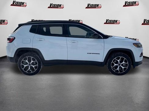 Used 2025 Jeep Compass Limited AWD/4WD image 4