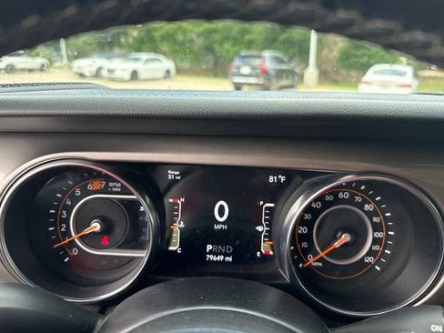 Used 2020 Jeep Wrangler Unlimited Sahara AWD/4WD image 20