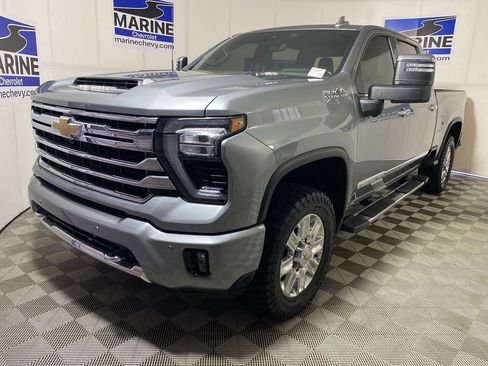 Used 2024 Chevrolet Silverado 2500 High Country w/ High Country Premium Package AWD/4WD image 11