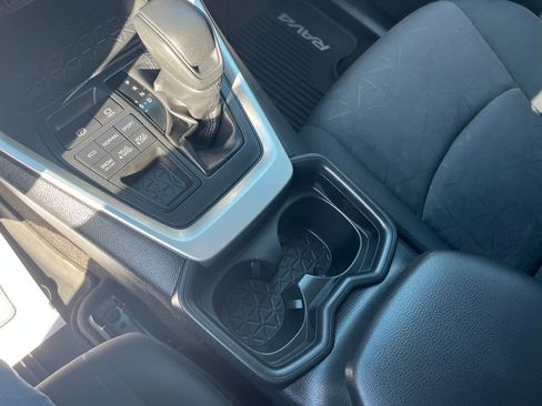 Used 2019 Toyota RAV4 XLE image 17