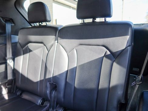 Used 2018 Audi Q7 3.0T Prestige w/ Prestige Package image 33