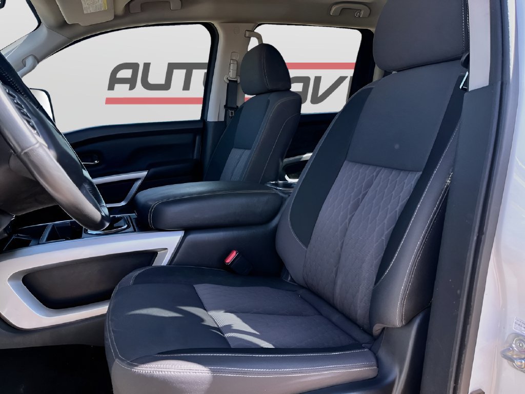 Used 2024 Nissan Titan SV w/ SV Convenience Package AWD/4WD image 20