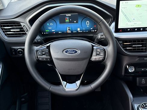 Used 2024 Ford Escape SE w/ PHEV Premium Package image 14