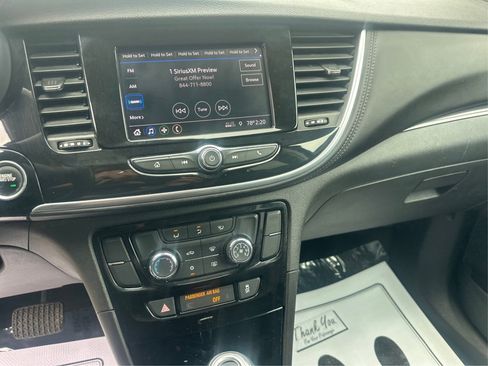 Used 2022 Buick Encore Preferred AWD/4WD image 23