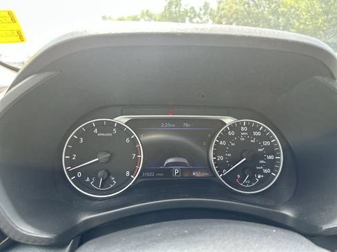Used 2023 Nissan Sentra SV FWD image 12