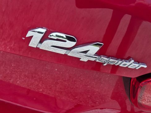 Used 2017 FIAT 124 Spider Lusso RWD image 25