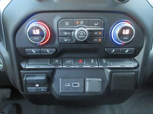 Certified 2020 Chevrolet Silverado 1500 LT w/ All-Star Edition AWD/4WD image 31