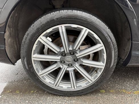 Used 2017 Audi Q7 3.0T Premium Plus w/ Premium Plus Package AWD/4WD image 13