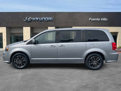 Used 2019 Dodge Grand Caravan GT image 3