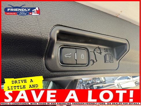 Used 2022 Ford Explorer XLT image 36