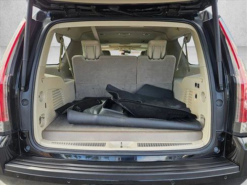 Used 2020 Cadillac Escalade ESV Luxury AWD/4WD image 6