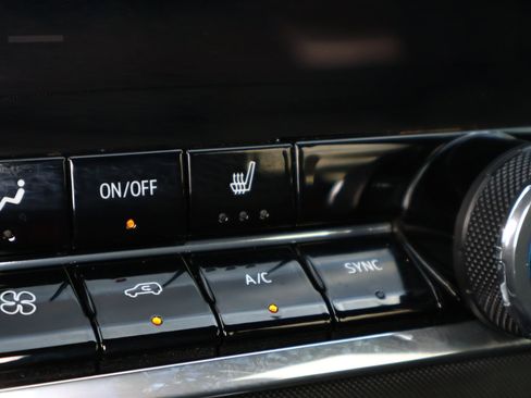 Used 2024 Chevrolet Colorado Z71 w/ Z71 Convenience Package 2 image 20