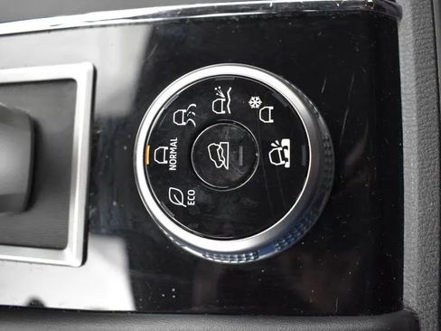 Used 2024 Mitsubishi Outlander ES image 35