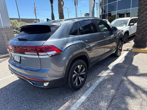Used 2024 Volkswagen Atlas Cross Sport SE FWD image 12