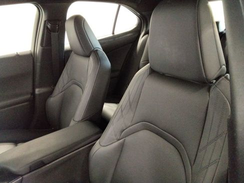 Used 2023 Lexus UX 250h AWD w/ Premium Package image 31