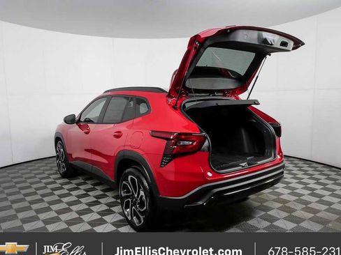 New 2026 Chevrolet Trax RS w/ Sunroof Package image 30