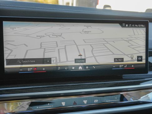 Certified 2025 BMW 740i image 24