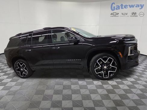 Used 2026 Chevrolet Traverse High Country w/ LPO, Floor Liner Package AWD/4WD image 1