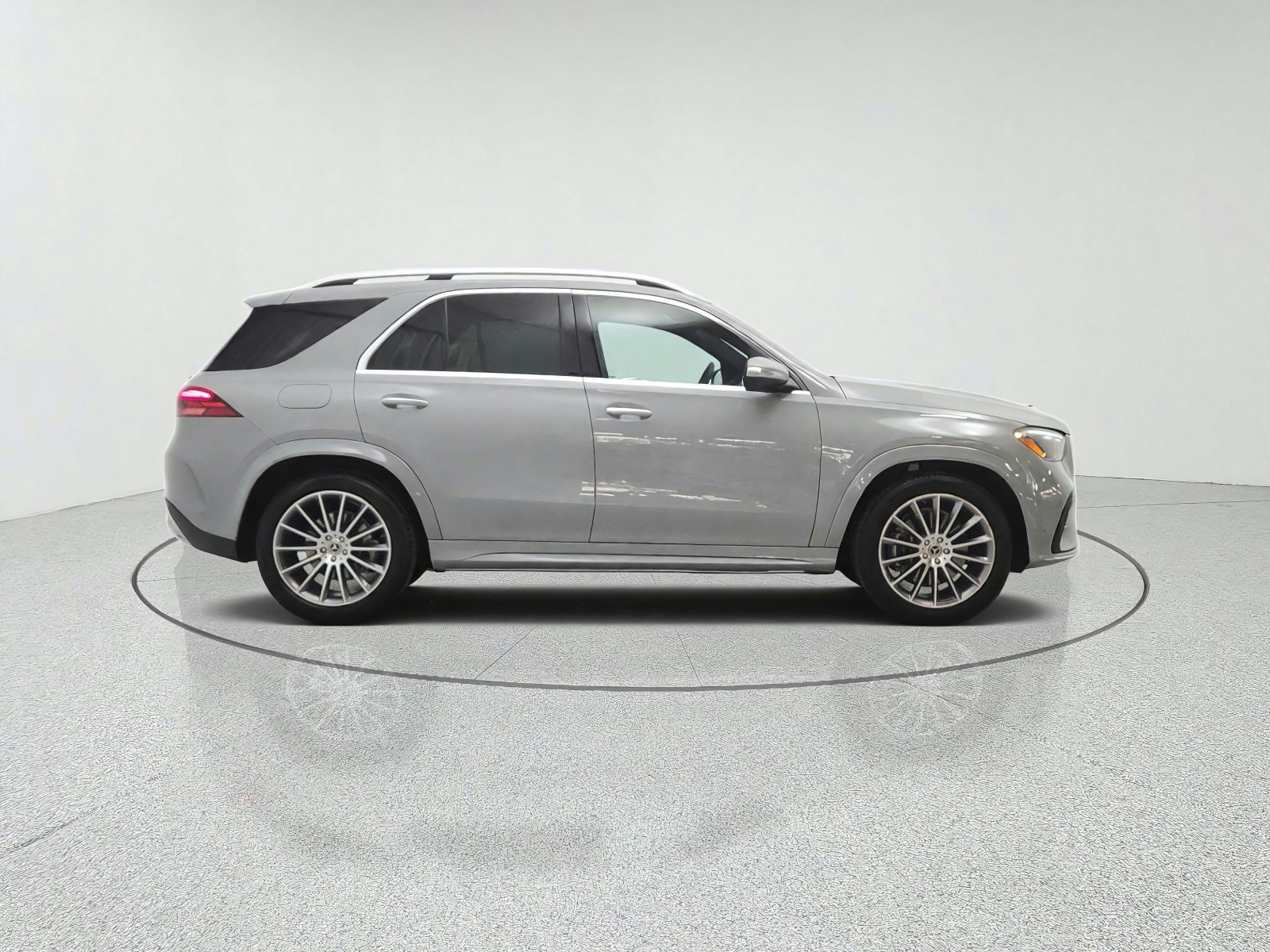 Used 2025 Mercedes-Benz GLE 450 4MATIC image 4