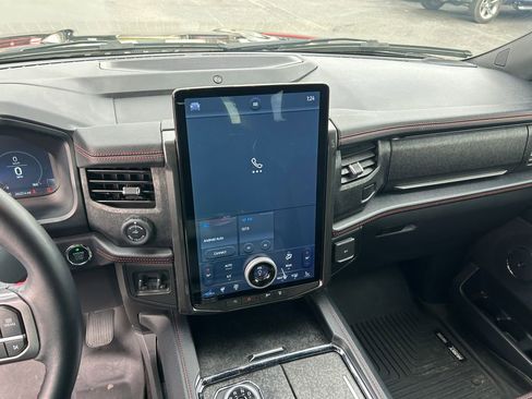 Used 2023 Ford Expedition Limited image 14