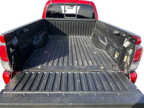 Used 2022 Toyota Tacoma TRD Sport w/ TRD Premium Sport Package image 17