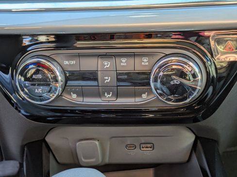 New 2026 Chevrolet Trax LT image 14