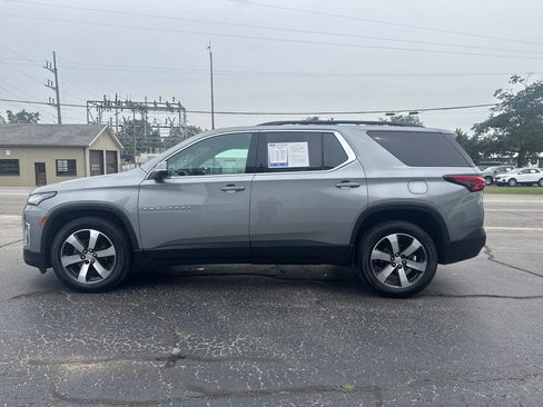 Used 2023 Chevrolet Traverse LT w/ LT Premium Package AWD/4WD image 4