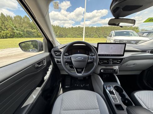 Used 2024 Ford Escape Active w/ Tech Pack #1 AWD/4WD image 12