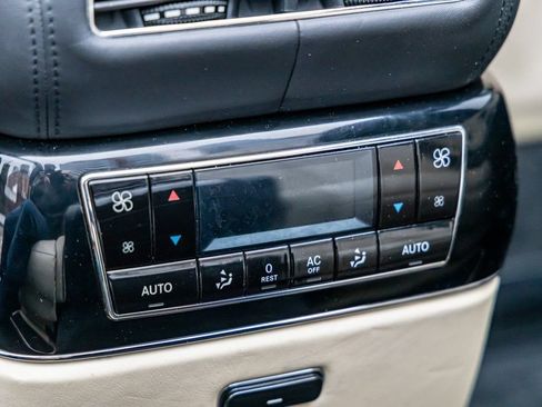 Used 2009 Maybach 62 S RWD image 68