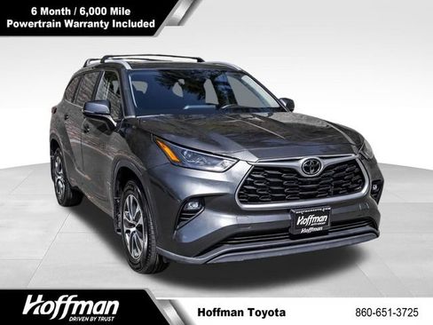 Used 2023 Toyota Highlander XLE AWD/4WD image 1