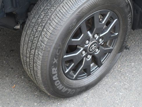 Certified 2025 Toyota 4Runner SR5 AWD/4WD image 11