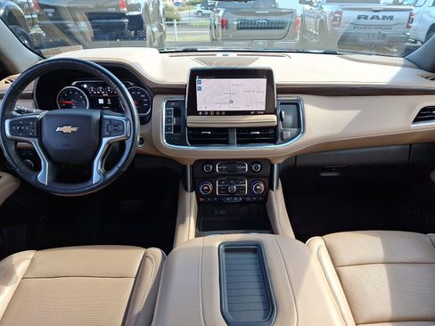 Used 2021 Chevrolet Tahoe Premier w/ Premium Package image 15