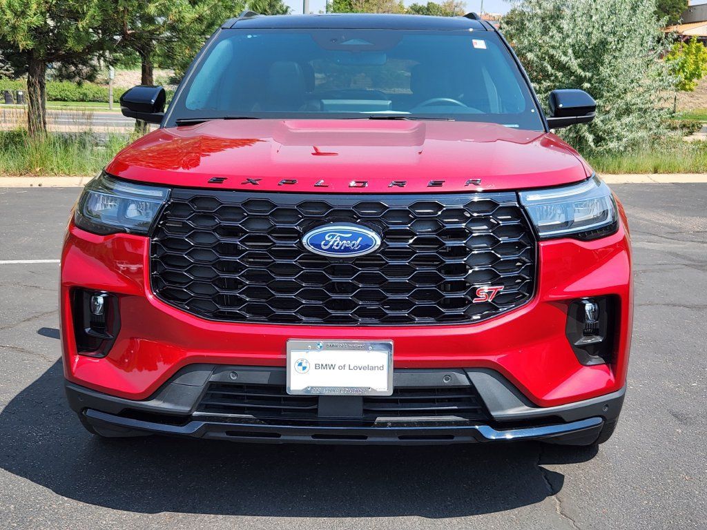 Used 2025 Ford Explorer ST AWD/4WD image 5