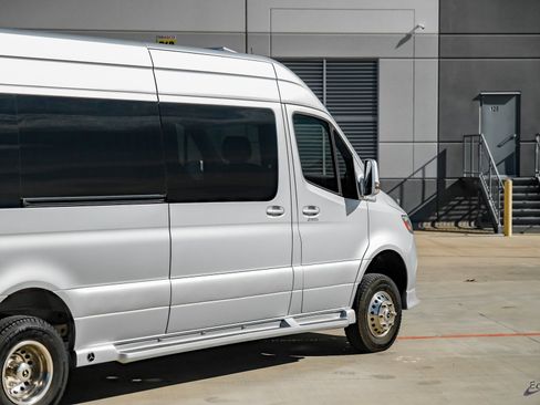 Used 2023 Mercedes-Benz Sprinter 3500 w/ Parking Package image 17