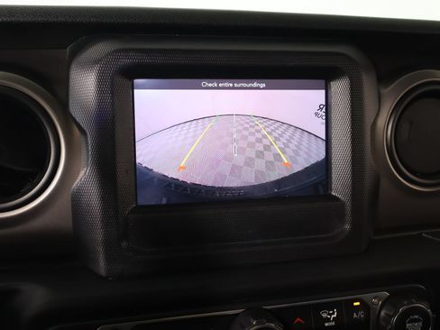 Used 2020 Jeep Wrangler Sport AWD/4WD image 6
