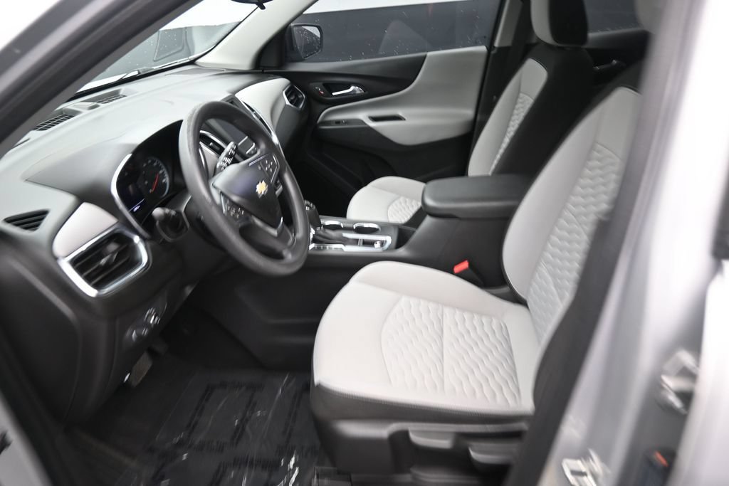 Used 2021 Chevrolet Equinox LS FWD image 13