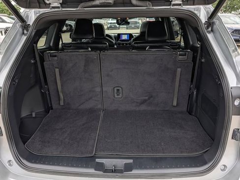 Used 2023 Toyota Highlander XSE FWD image 31