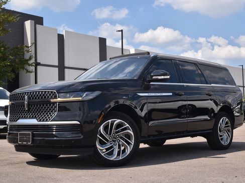 New 2025 Lincoln Navigator L Reserve image 1