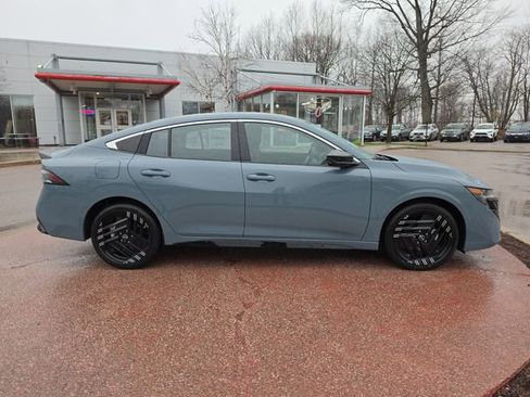 New 2026 Nissan Sentra SR FWD image 3