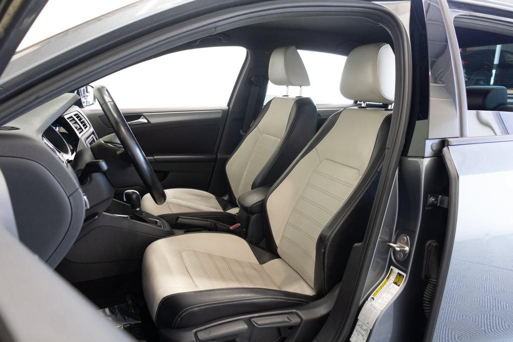 Used 2016 Volkswagen Jetta Sport FWD image 18