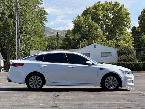 Used 2018 Kia Optima LX w/ 17" Alloy Wheels Package FWD image 6
