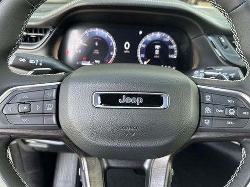 New 2026 Jeep Grand Cherokee Limited w/ Limited Altitude Package AWD/4WD image 23