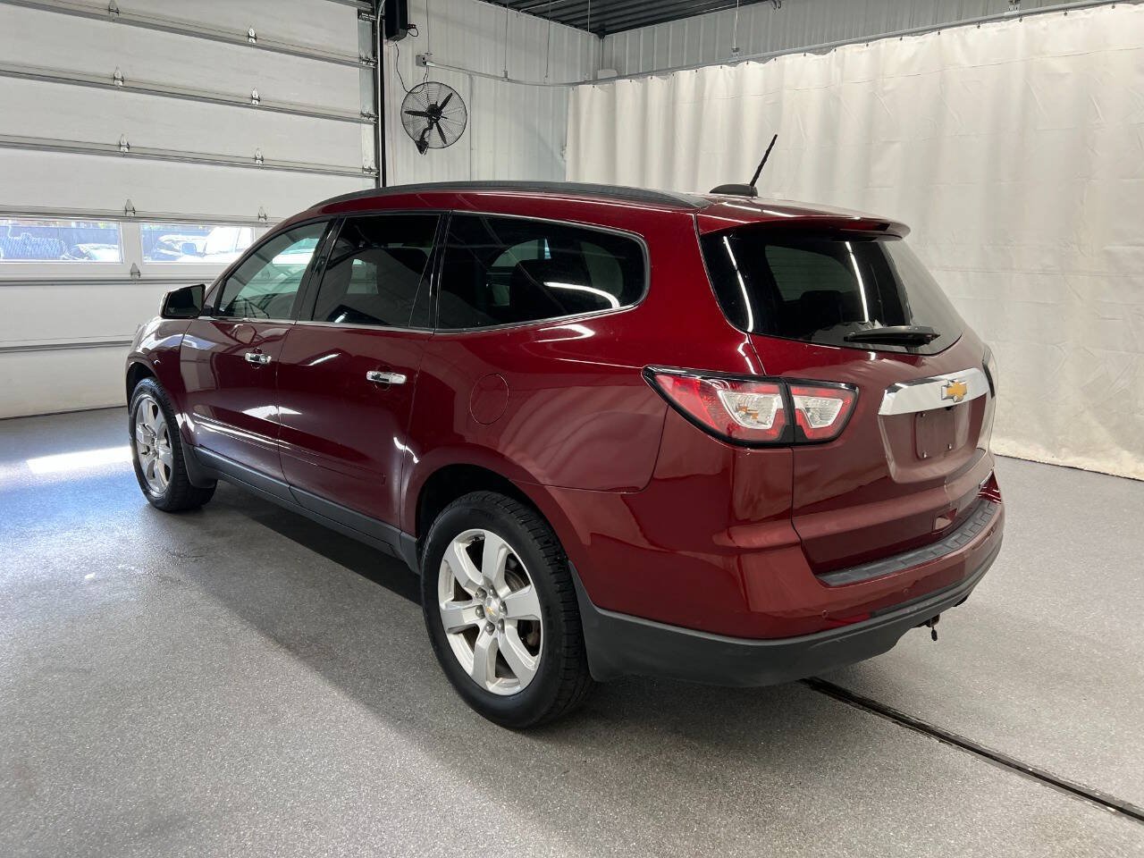 Used 2016 Chevrolet Traverse LT w/ Style and Technology Package FWD image 6