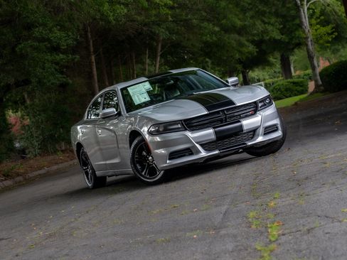 Used 2021 Dodge Charger SXT w/ Leather Interior Group RWD image 21