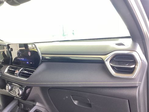 Used 2025 Chevrolet TrailBlazer ACTIV w/ Convenience Package FWD image 17